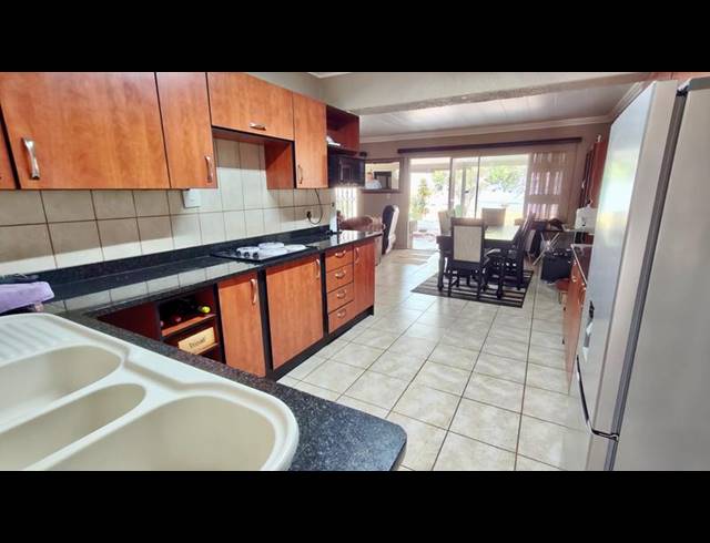 3 BEDROOM HOUSE FOR SALE IN VAAL MARINA